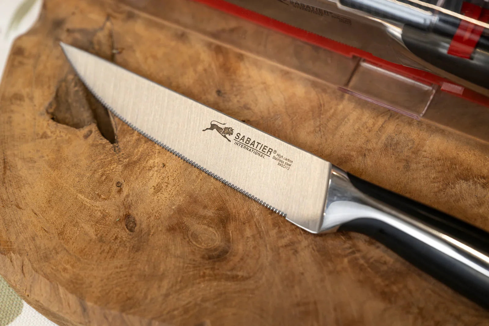 Нож универсален Sabatier 13 cm Стомана X40Cr13 микроназъбено острие