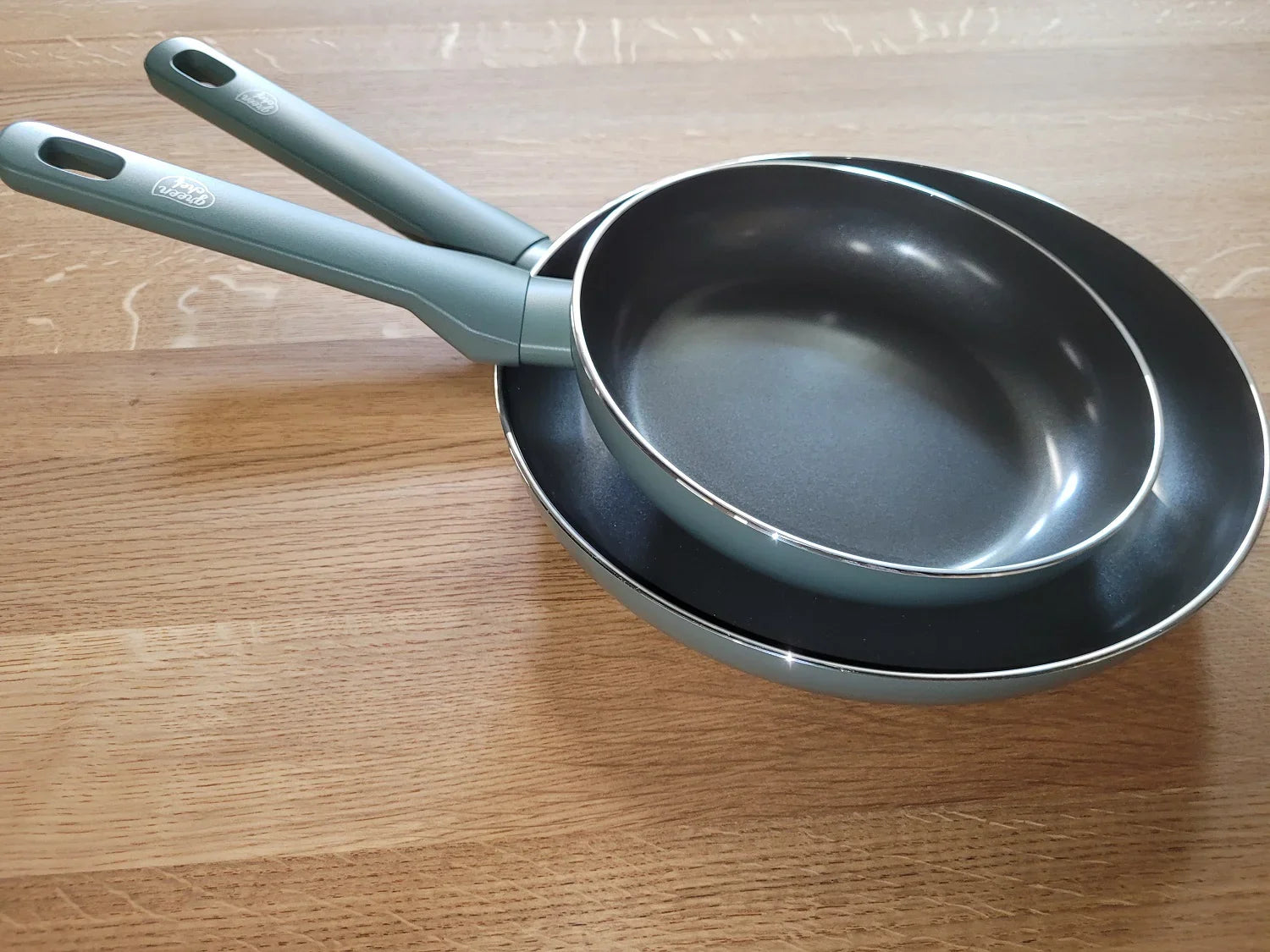 Комплект тигани GreenPan Smokey blue D 20 cm D 26 cm керамично покритие с диамантени кристали