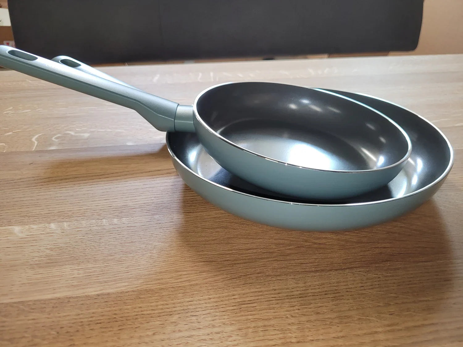 Комплект тигани GreenPan Smokey blue D 20 cm D 26 cm керамично покритие с диамантени кристали
