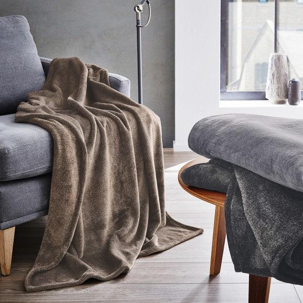 Одеяло Bugatti 150х200 см сиво меланжирано