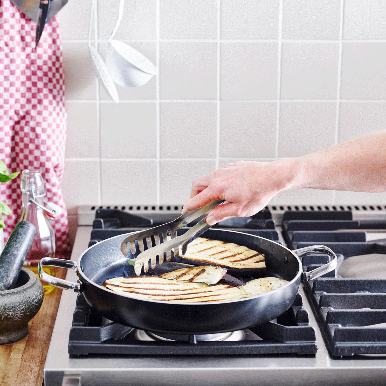 Грил тиган Green Pan Essentials D 28 cm, незалепващо покритие с диамантени кристали Thermolon