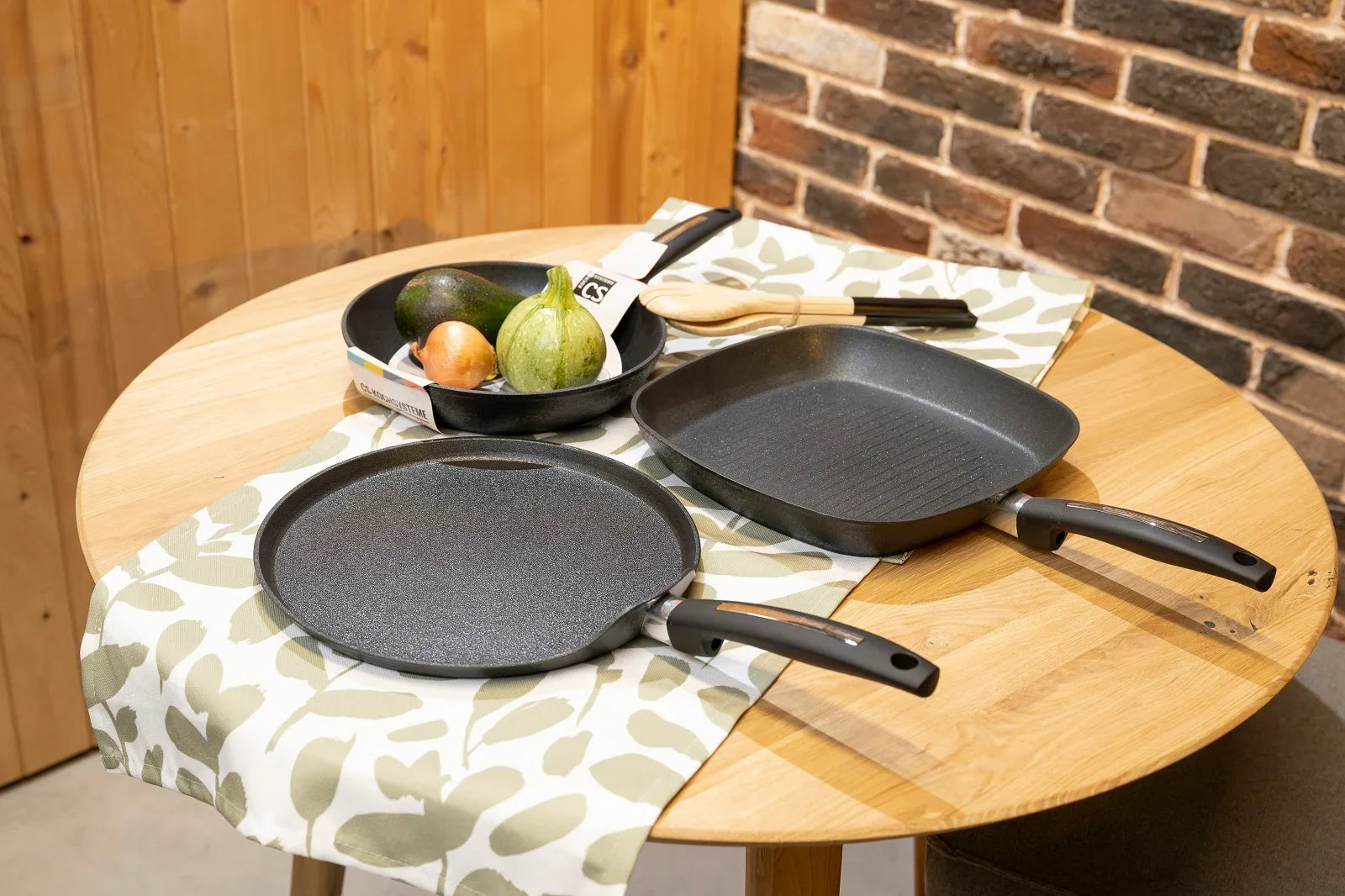 Комплект тиган D 24 cm, Грил тиган 28х28 cm и Тиган палачинки D 28 cm Серия Munster CS Solingen