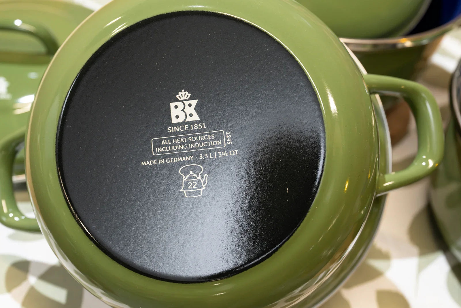 Комплект 2 броя тенджери с капак BK Dutch Oven Indigo, емайл GlazeGuard D 22 см и 24 см, зелен цвят