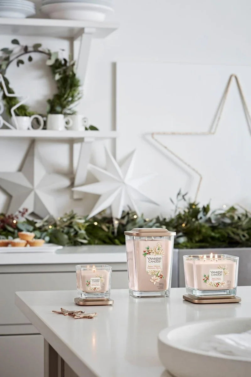 Ароматна свещ в стъклен съд Yankee Snowy Tuberose Elevation Large с два фитила