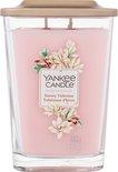 Ароматна свещ в стъклен съд Yankee Snowy Tuberose Elevation Large с два фитила