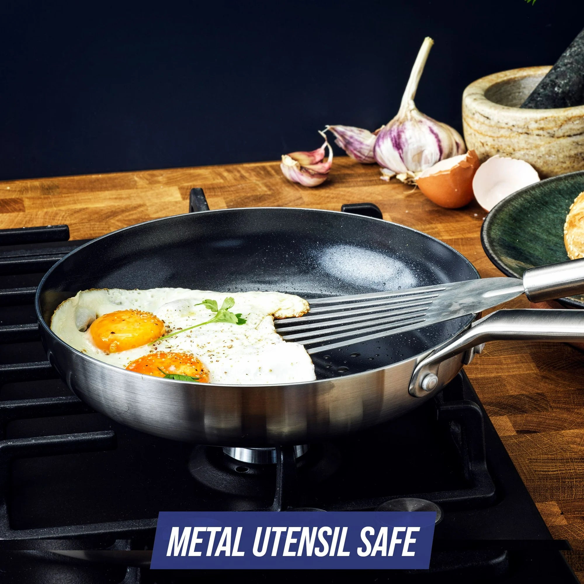 Тиган от неръжаема стомана с керамично покритие Blue Diamond Green Pan