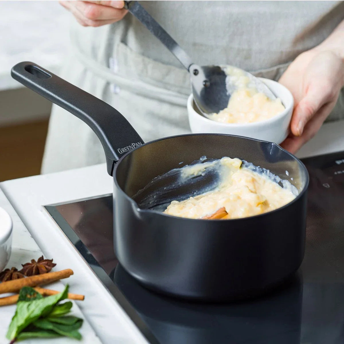 Касерола GreenPan Essence D 16 cm незалепващо покритие с диамантени кристали Thermolon