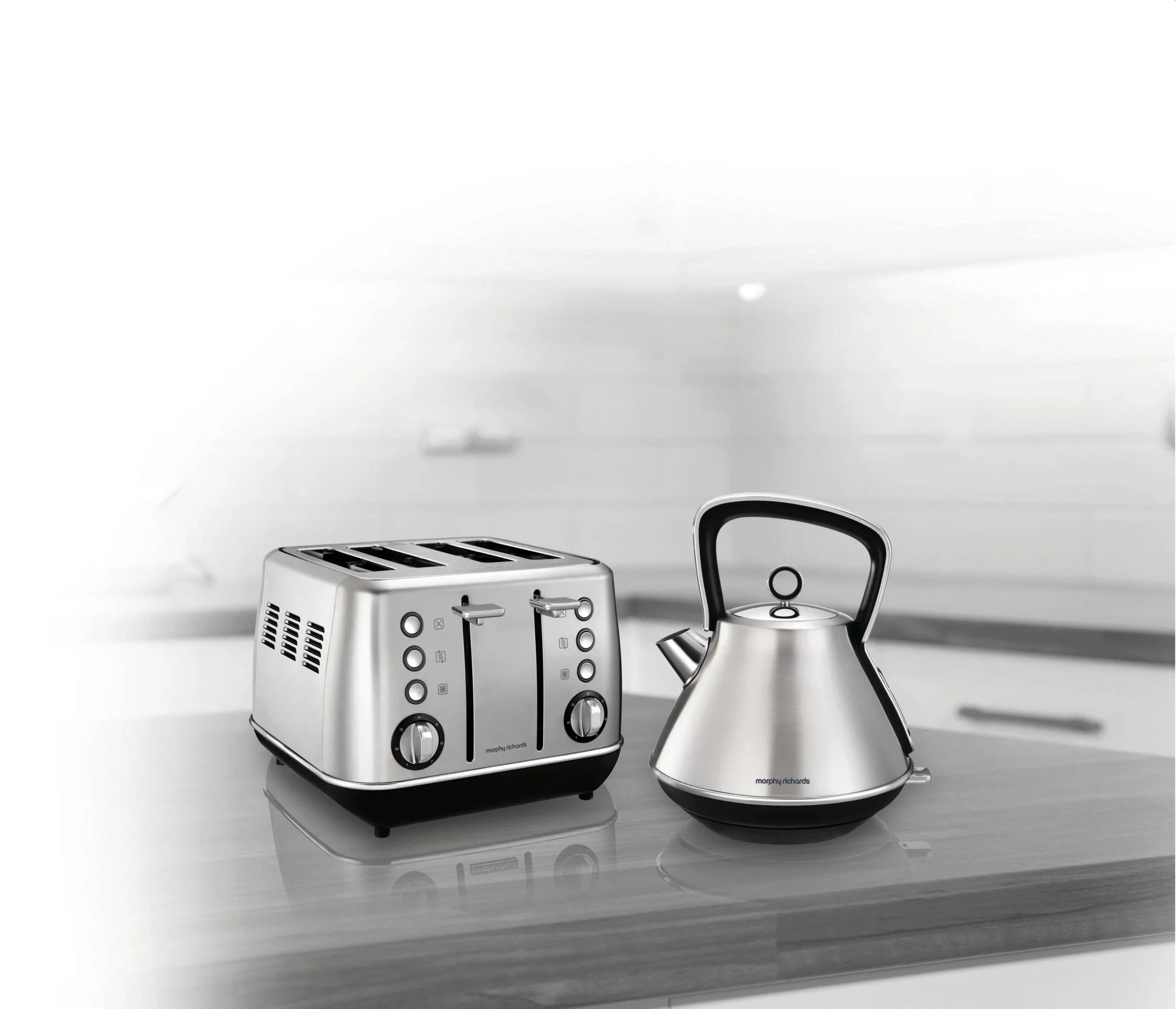 Кана за топла вода Pyramid на Morphy Richards 1,5 литра 2200W