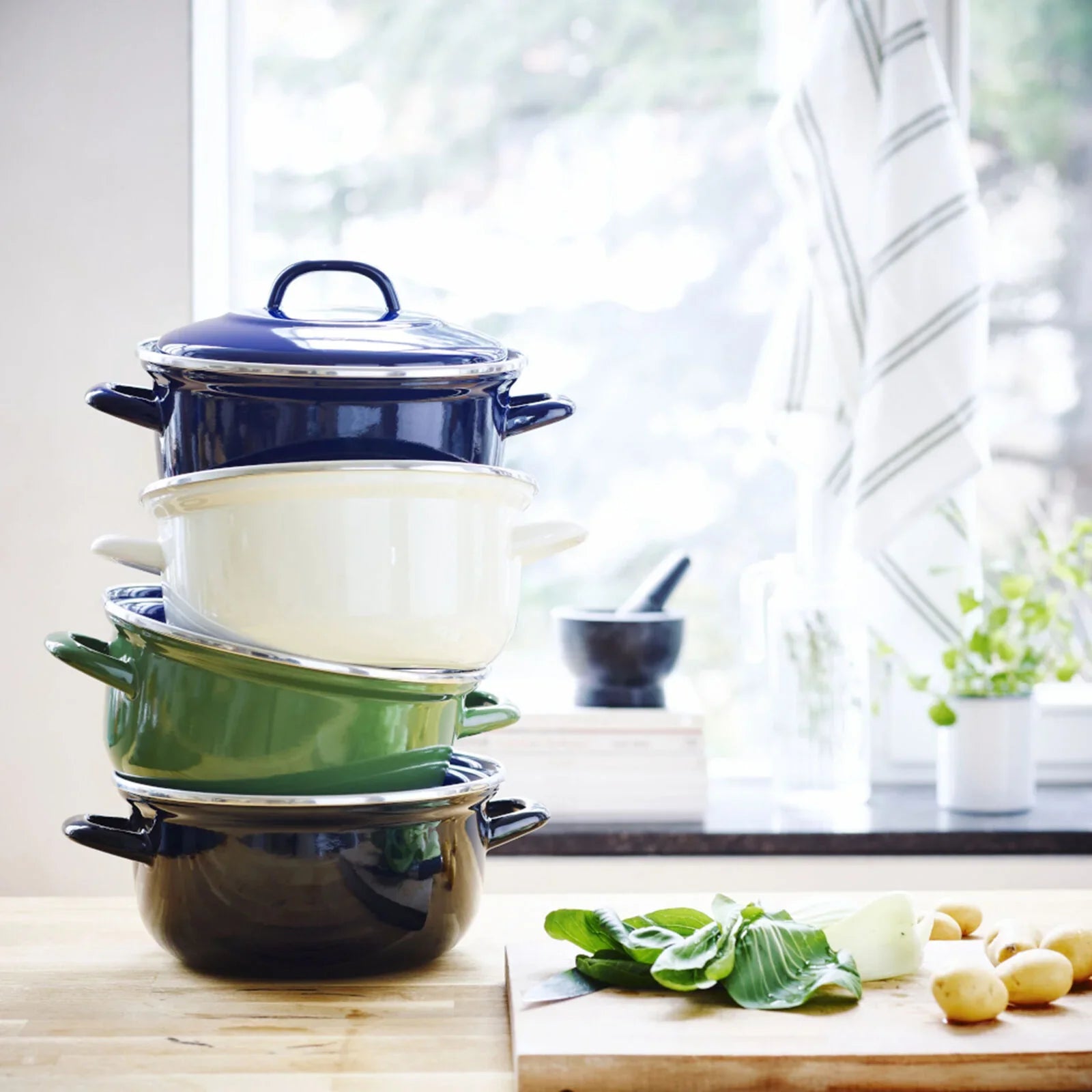 Тенджера с капак BK Dutch Oven Indigo D 20 / 22 см / 24 см / 26 см, синя
