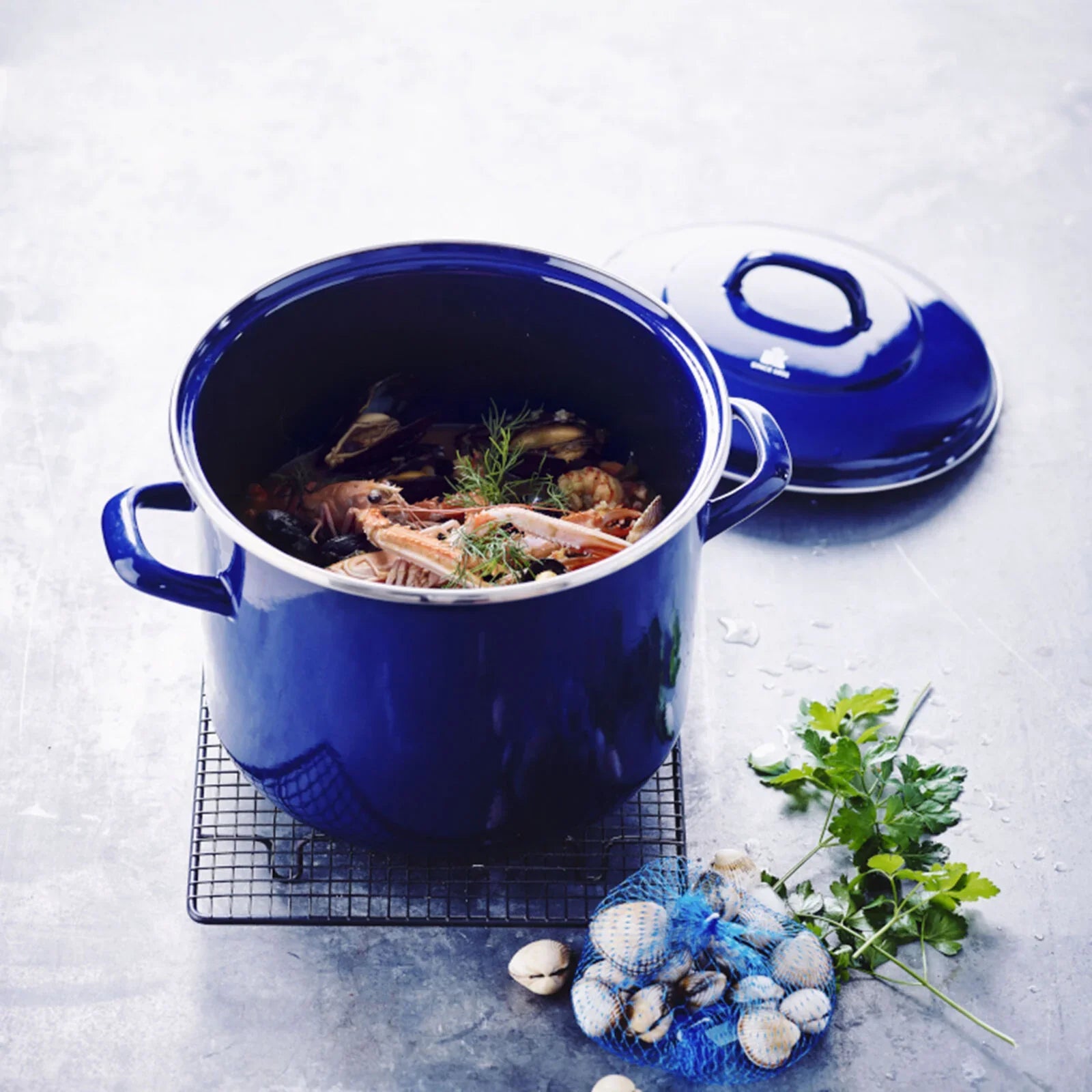 Тенджера с капак BK Dutch Oven Indigo D 20 / 22 см / 24 см / 26 см, синя