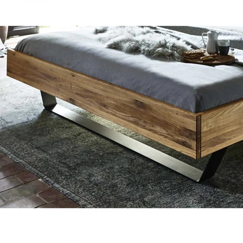 Спалня Modern Sleep  масив дъб,метални крака, тапицирана табла