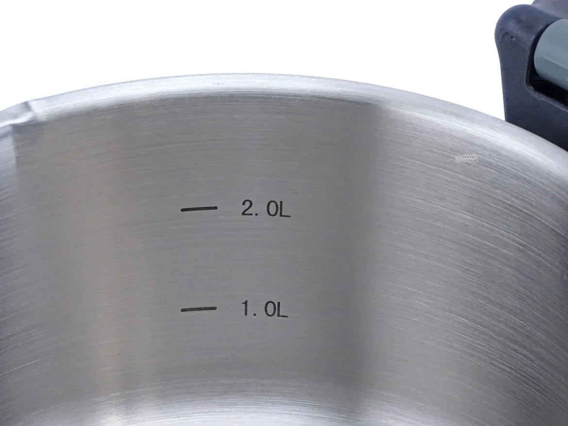 Комплект  2 броя тенджери 20,24 cm, Касерола с капак 16 cm серия Aron и 2 бр. тигани без капак Dura Max D 24 см и D 28 см CS Solingen CrNi 18/10