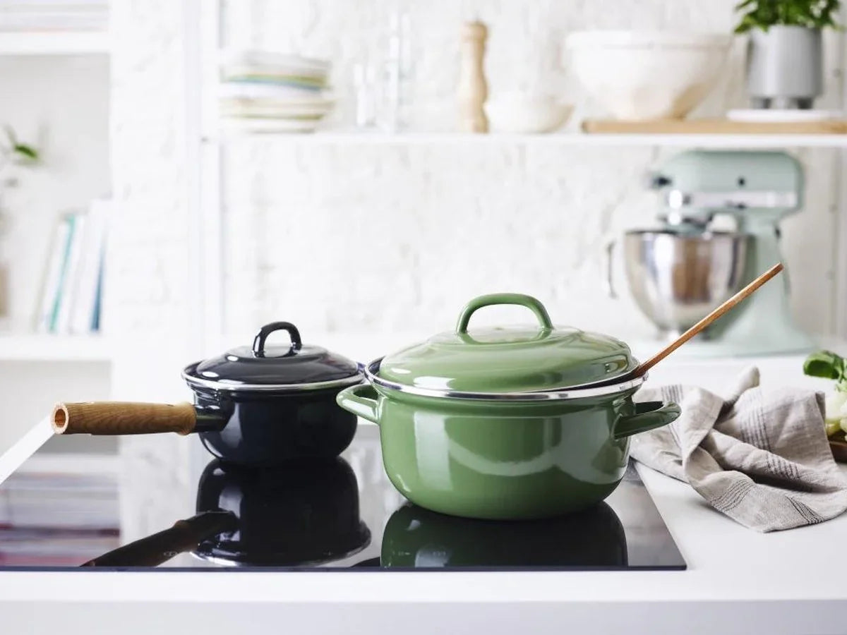 Комплект 2 броя тенджери с капак BK Dutch Oven Indigo, емайл GlazeGuard D 22 см и 24 см, зелен цвят