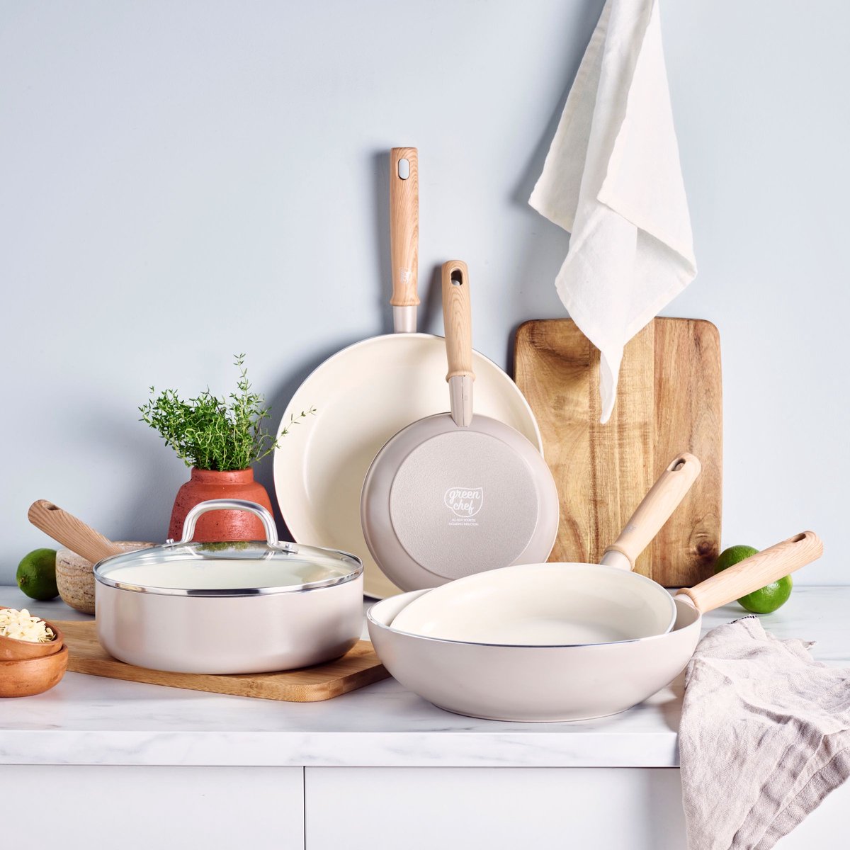 Тиган Wok GreenChef Nordics D 28 cm, керамично покритие с диамантени кристали, 3,7 L